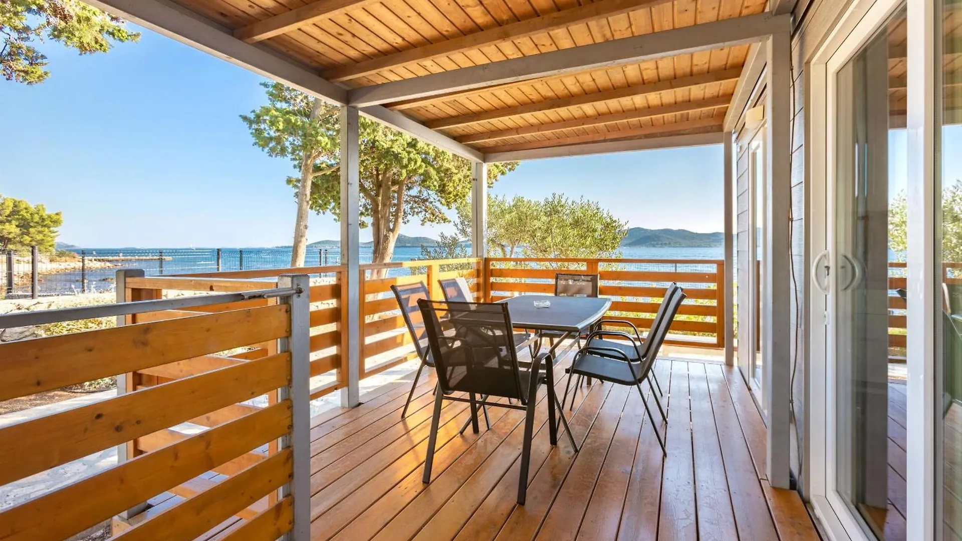 *** Tatil parkı Eurocamp Mobile Homes At Campsite Ljutic Biograd Na Moru Hırvatistan