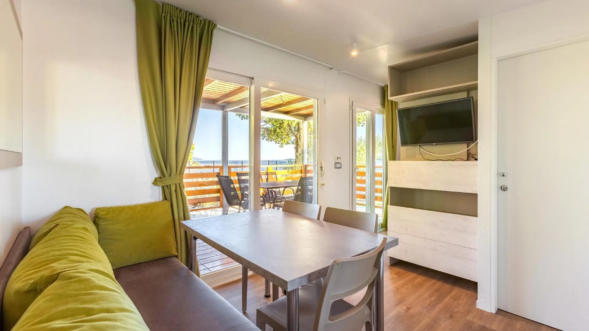 Tatil parkı Eurocamp Mobile Homes At Campsite Ljutic Biograd Na Moru